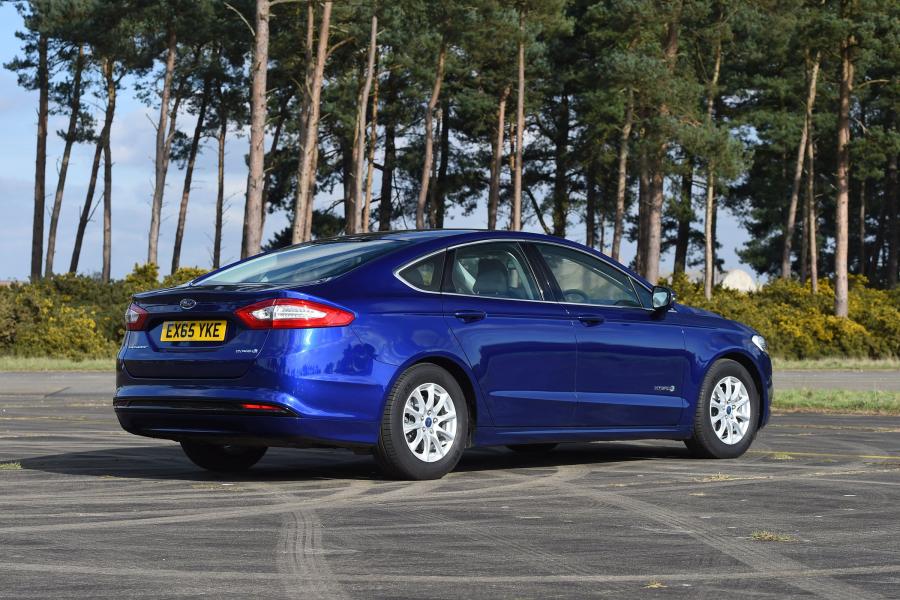  Ford Mondeo Hybrid Sedan 2014 года  (UK) (фото 9 из 16)